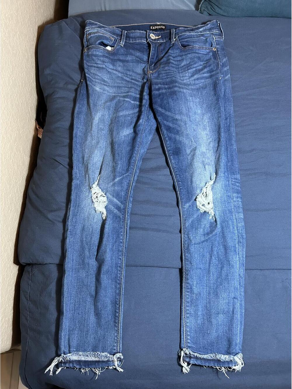 Girls Mid Rise Distressed Ankle Jeans Size 10